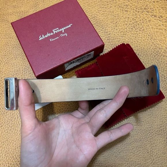 NWT Salvatore Ferragamo Real Fur Dyed Bracelet Blue - Picture 4 of 9